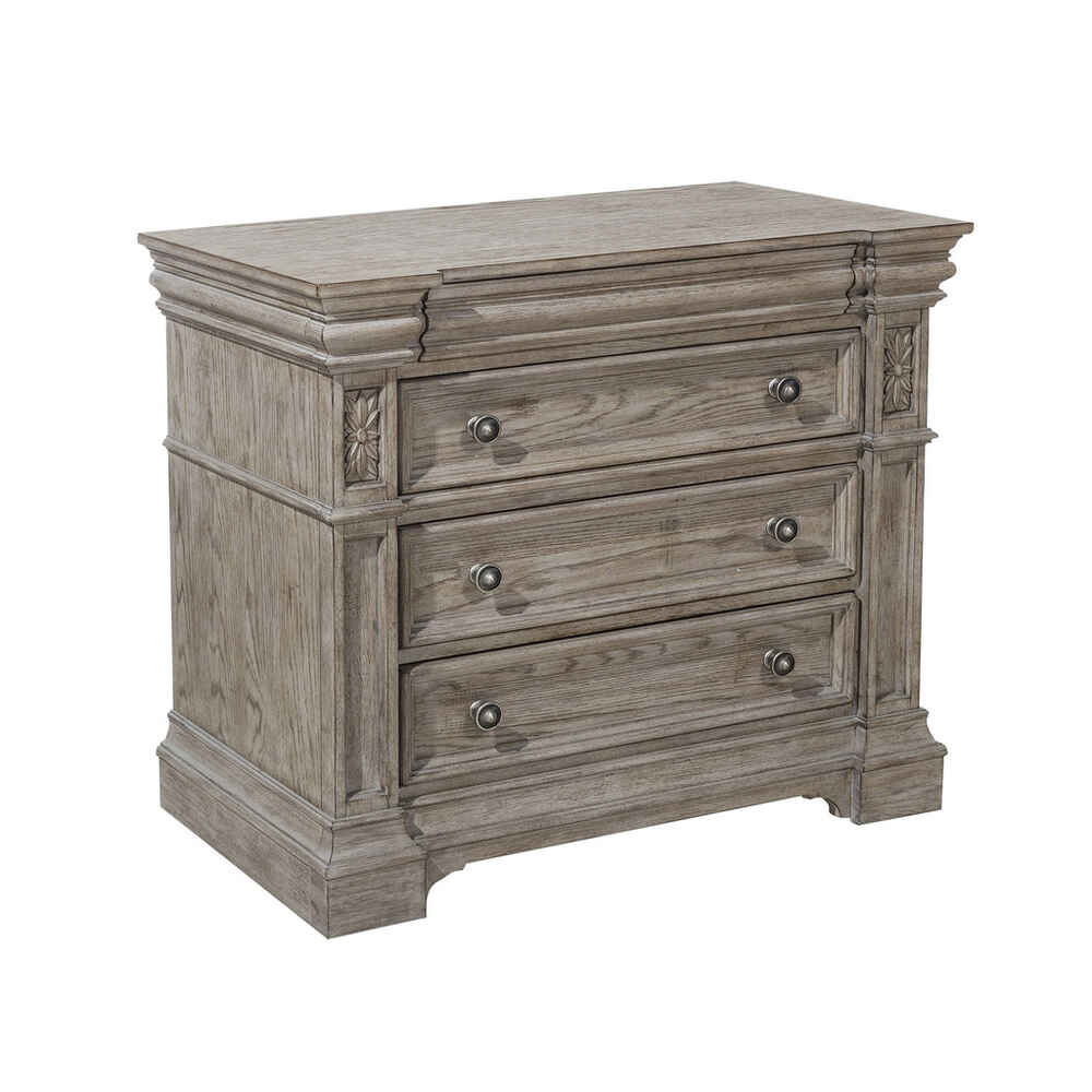 Four Drawer Bachelor's Chest